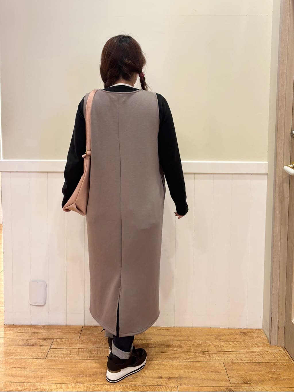 ハチさんの「SHOO･LA･RUE｜【SHOO・LA・RUE DENIM】毎日使いたくなる ストレッチデニムスキニーパンツ」を使ったコーディネート