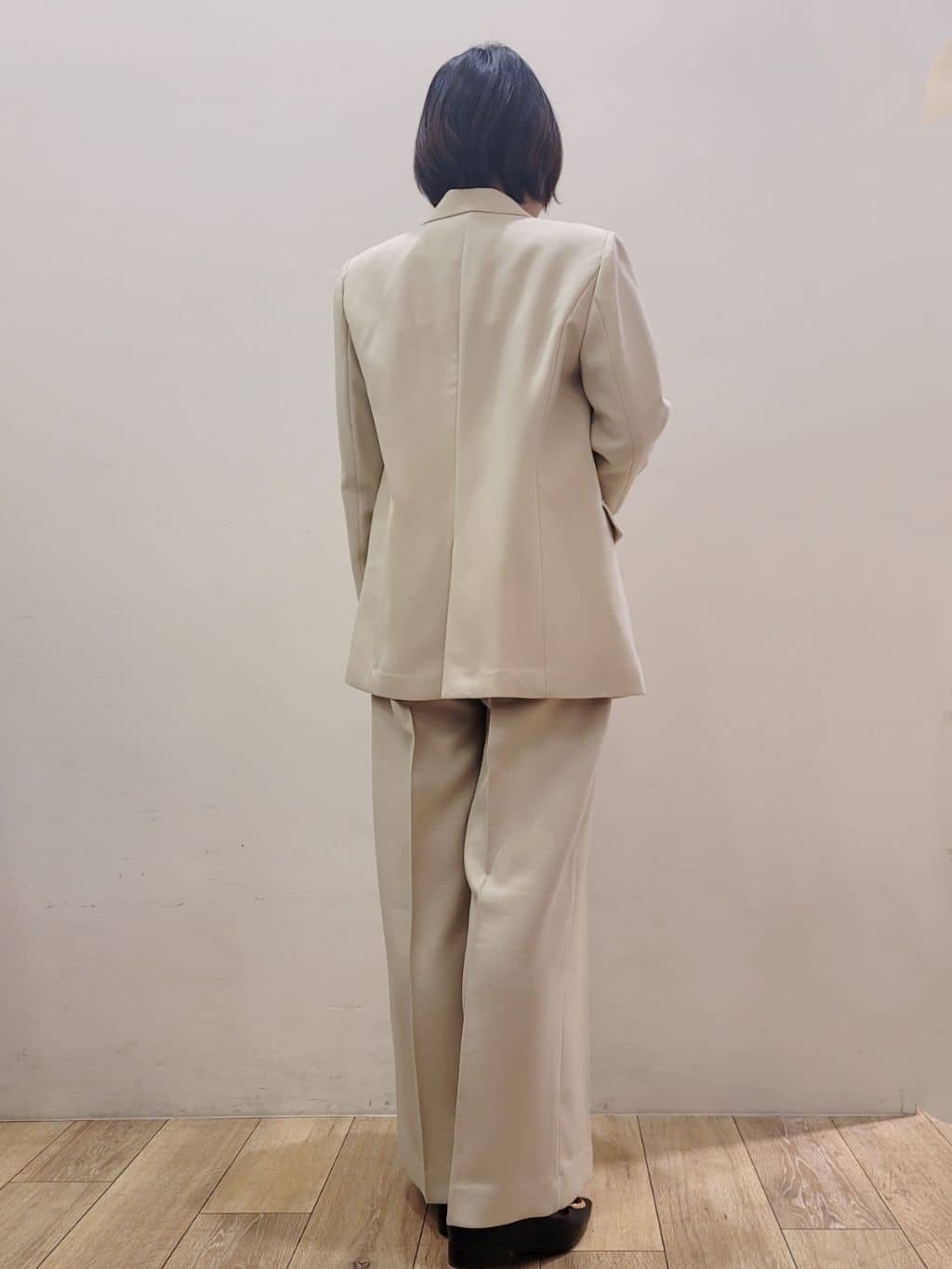yuyuさんの「OPAQUE.CLIP｜金ボタンダブルブレストテーラードジャケット／セットアップ対応【洗える】」を使ったコーディネート