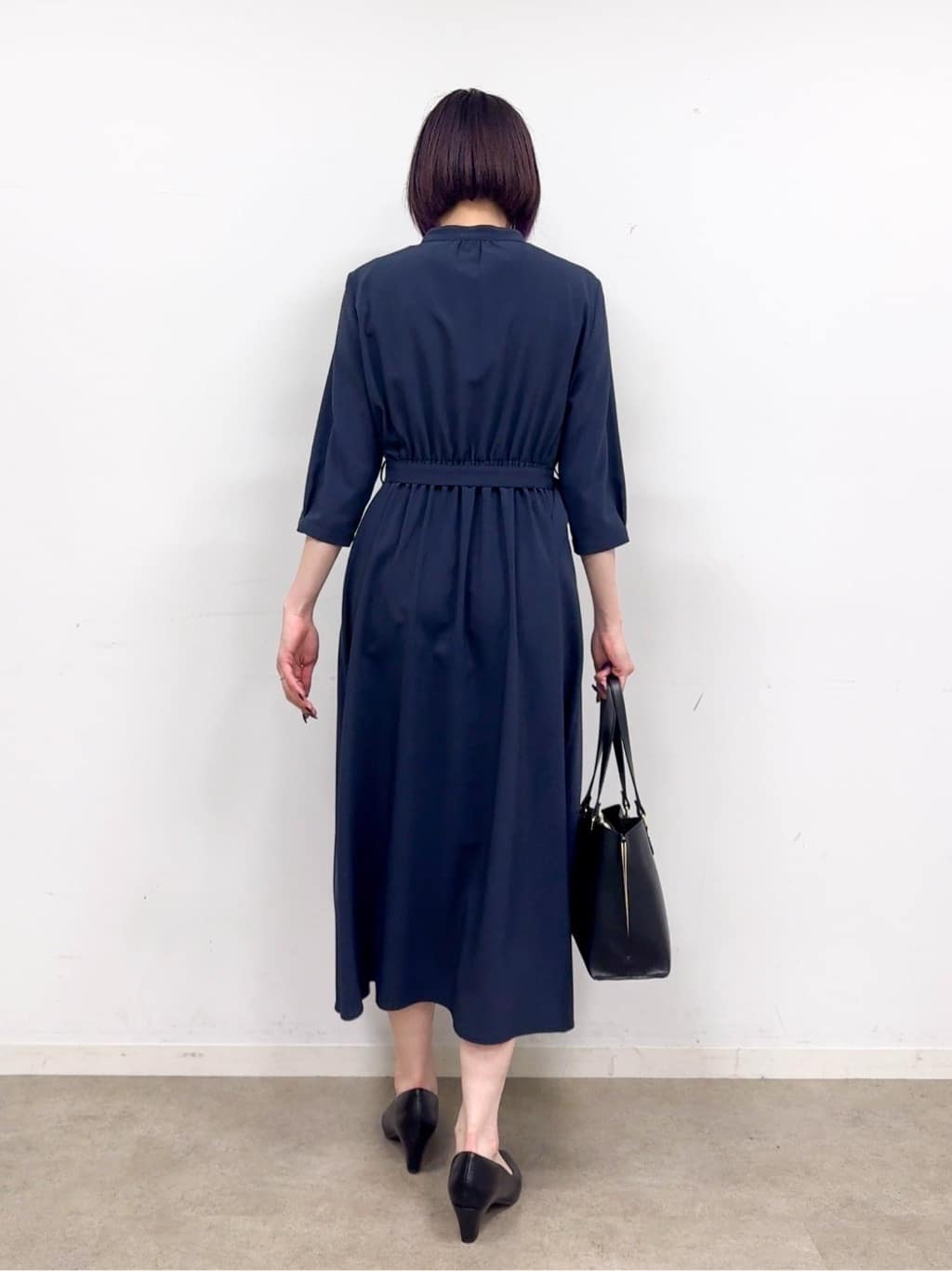 𝐜𝐡𝐢𝐤𝐚さんの「SHOO･LA･RUE｜【2WAY】さりげないサイド配色がポイント きれいめトートバッグ」を使ったコーディネート