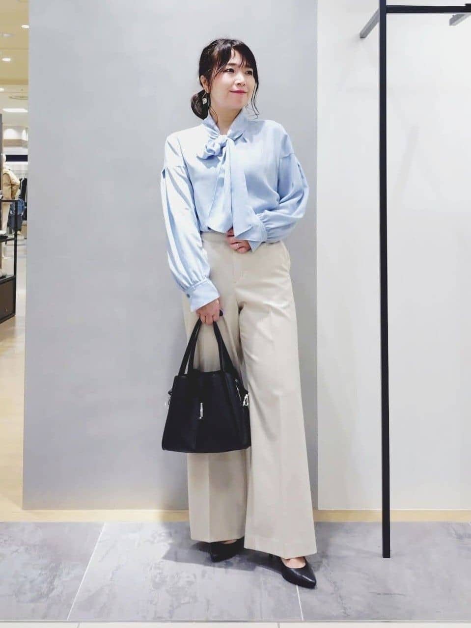 TOMOMIさんの「INDIVI｜【新作褒められパンツ】快温ワイドパンツ」を使ったコーディネート