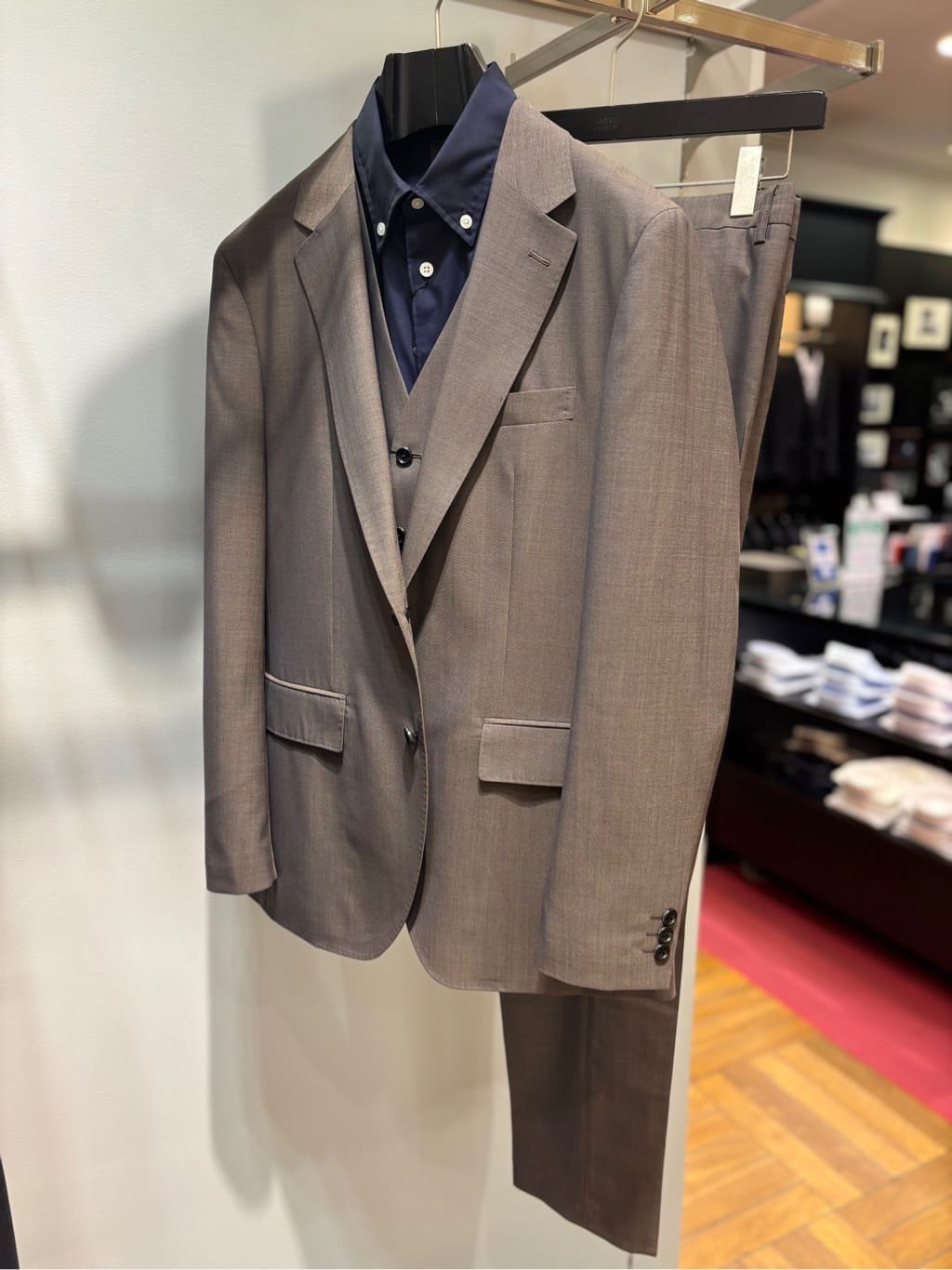 ヒナさんの「TAKEO KIKUCHI｜【BOWLER HAT LABEL】ピンヘッドジャージ スラックス」を使ったコーディネート