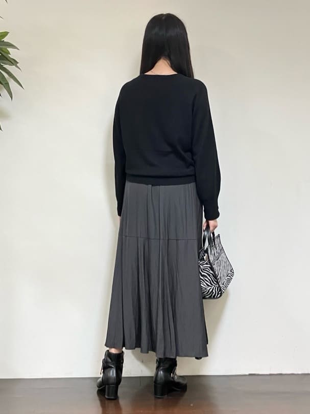 カレンさんの「UNTITLED｜【8色展開／コンパクト丈】レーヨン混 コクーンニット」を使ったコーディネート