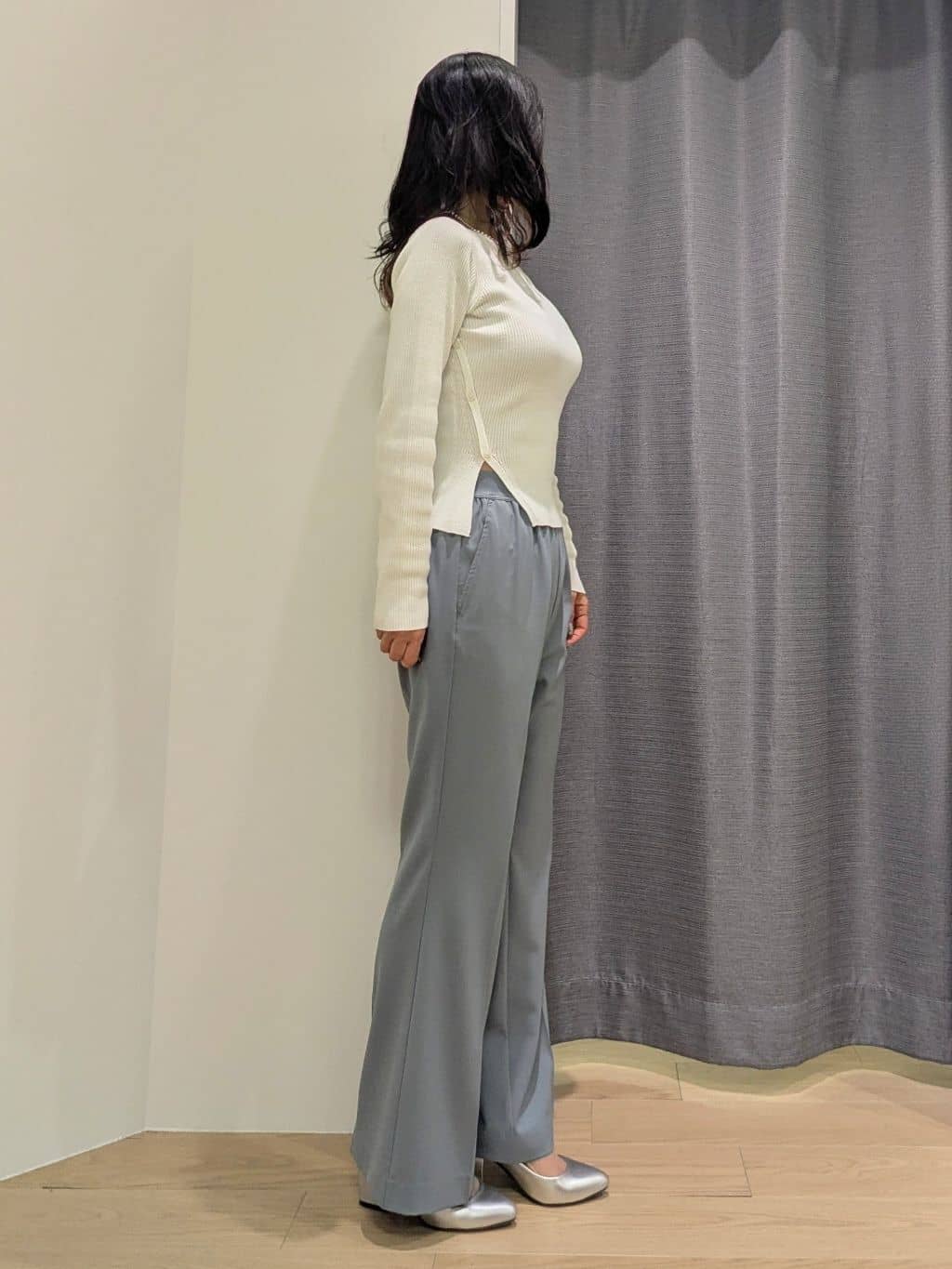 miiさんの「INDIVI｜Comfy SET UP｜ストレートフレアパンツ【セットアップ対応／通勤／カセット服／接触冷感／UV」を使ったコーディネート