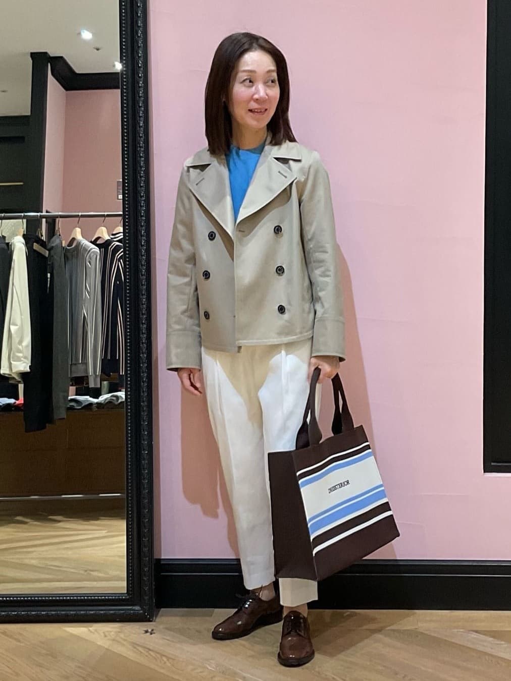 Hiwatashiさんの「DRESSTERIOR｜【ウォッシャブル/撥水素材】Aラインショートトレンチジャケット」を使ったコーディネート
