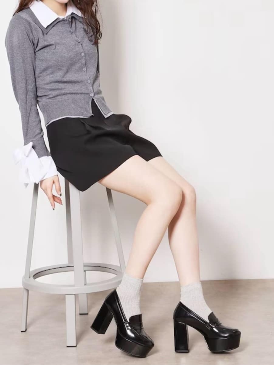 ゆうりさんの「ESPERANZA｜【ラク盛り/ローファー】リピーター続出／脚長美脚 厚底ローファー」を使ったコーディネート