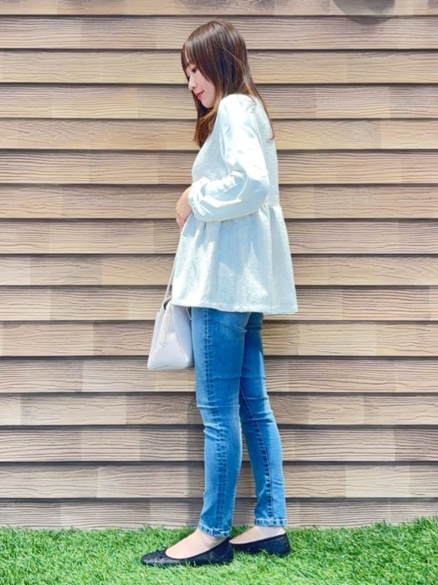 himiさんの「SHOO･LA･RUE｜【SHOO・LA・RUE DENIM】毎日使いたくなる ストレッチデニムスキニーパンツ」を使ったコーディネート