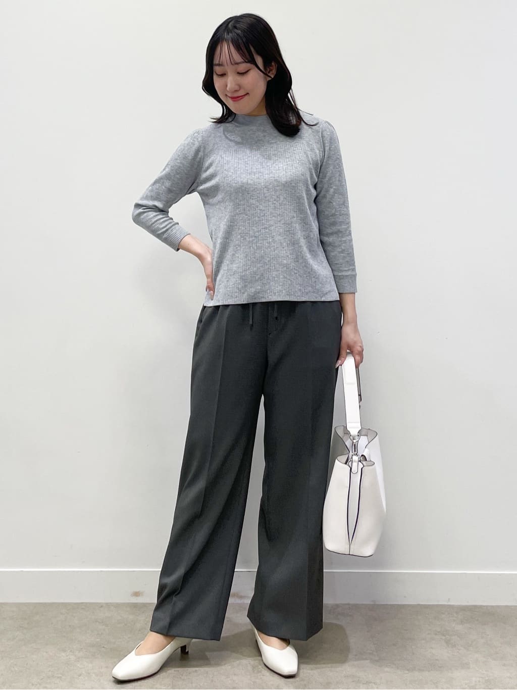 yukariさんの「Reflect｜【選べる5色／アンサンブル可】クルーネックカーディガン」を使ったコーディネート