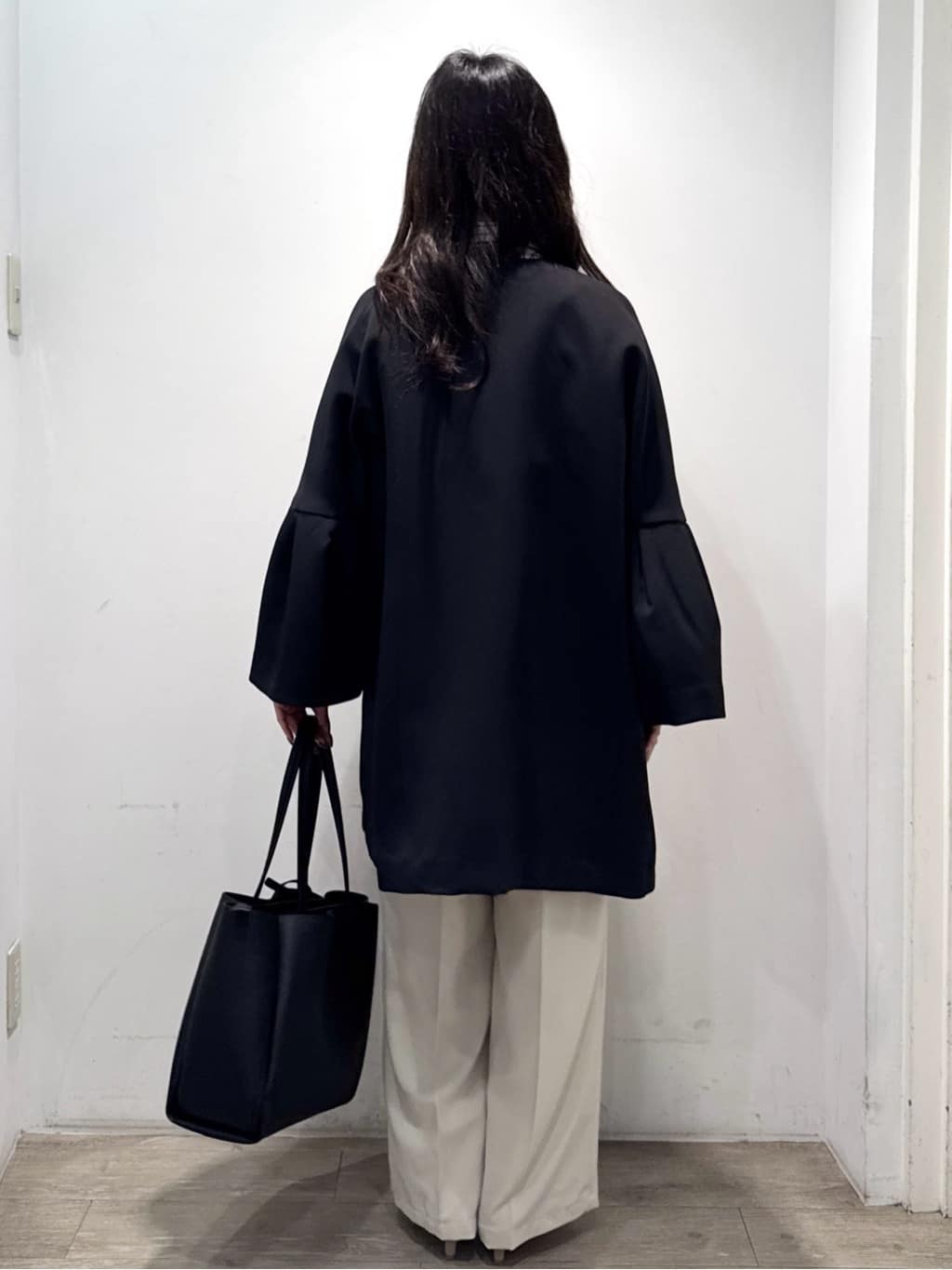 yuicciさんの「OPAQUE.CLIP｜フレアスリーブミドルコート【洗濯機OK】」を使ったコーディネート