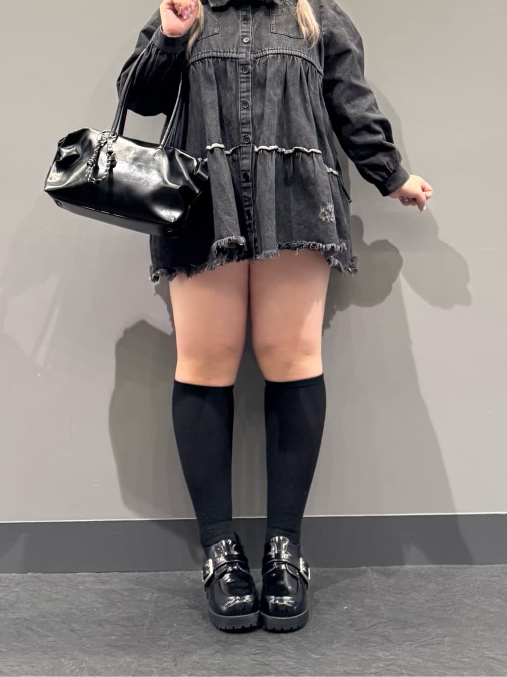 sayakaさんの「ESPERANZA｜ワンベルトバックルローファー」を使ったコーディネート
