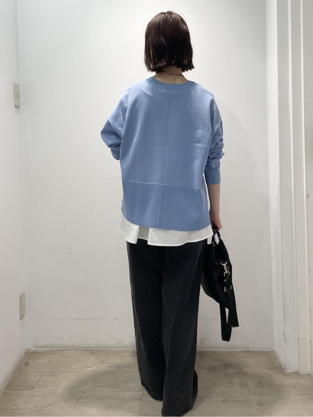 tomokoさんの「OPAQUE.CLIP｜《ツインセット》ワイドニット&times;裾フレアタンクトップ【洗濯機OK】」を使ったコーディネート