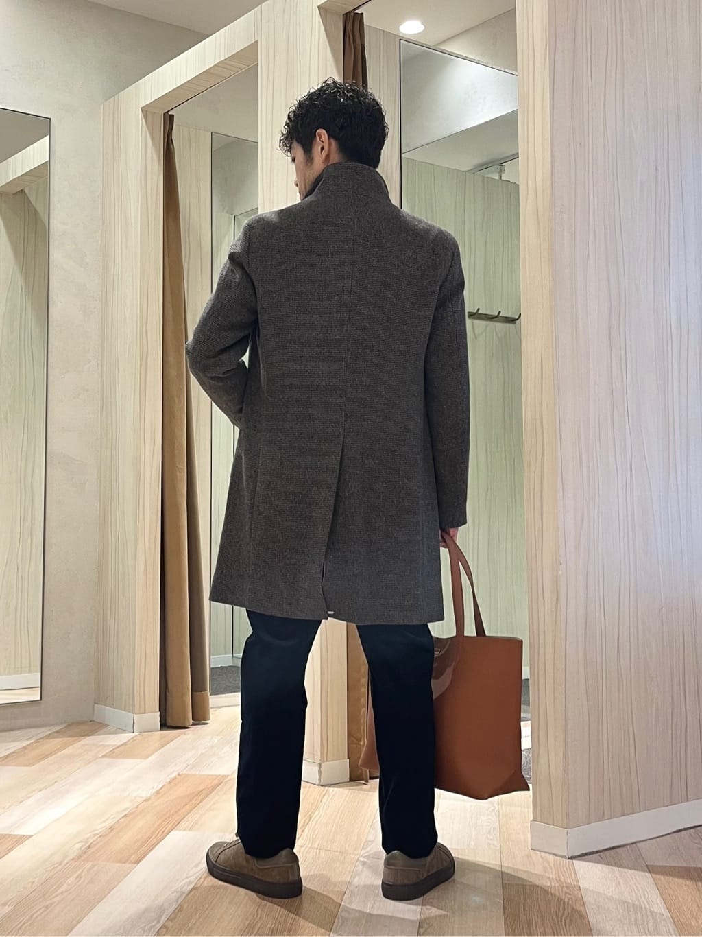 URAさんの「TAKEO KIKUCHI｜カシミヤブレンド ビーバー調ピンヘッドスタンドカラーコート」を使ったコーディネート