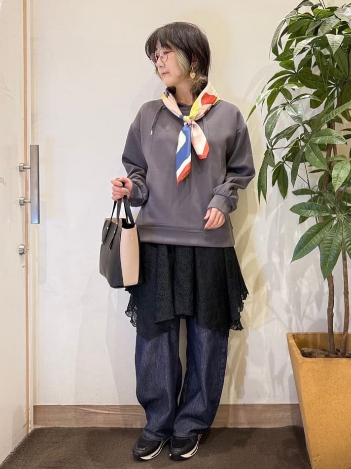 misakiさんの「SHOO･LA･RUE｜【前後2WAYネック】レイヤードスタイルにおすすめ レースキャミチュニック」を使ったコーディネート