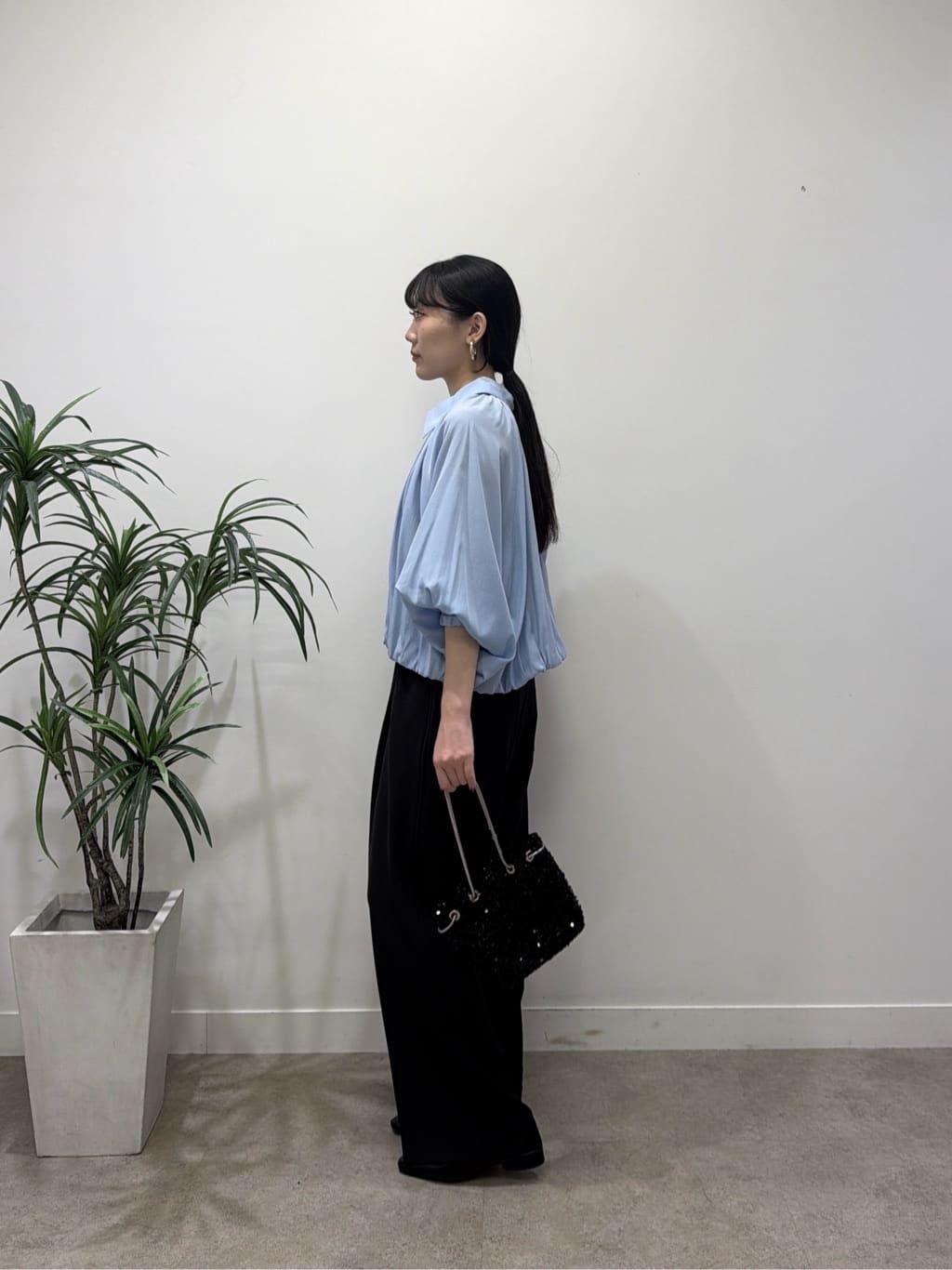 rinaさんの「INDIVI｜バルーンシアーブラウス【接触冷感】」を使ったコーディネート