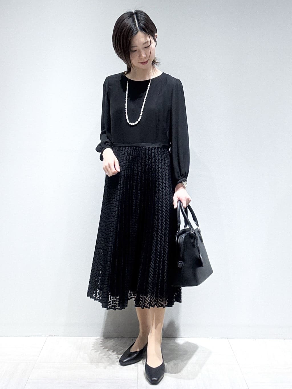 まちこさんの「Reflect｜【SS-4Lサイズ】シフォン&times;幾何柄レースプリーツワンピース」を使ったコーディネート