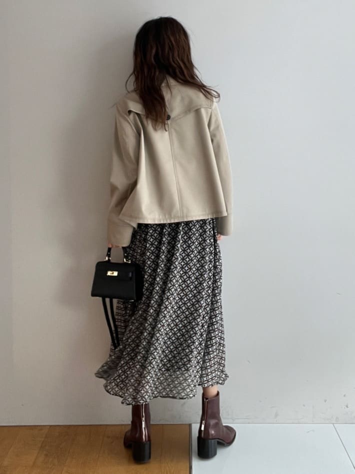 misaさんの「DRESSTERIOR｜【ウォッシャブル/撥水素材】Aラインショートトレンチジャケット」を使ったコーディネート