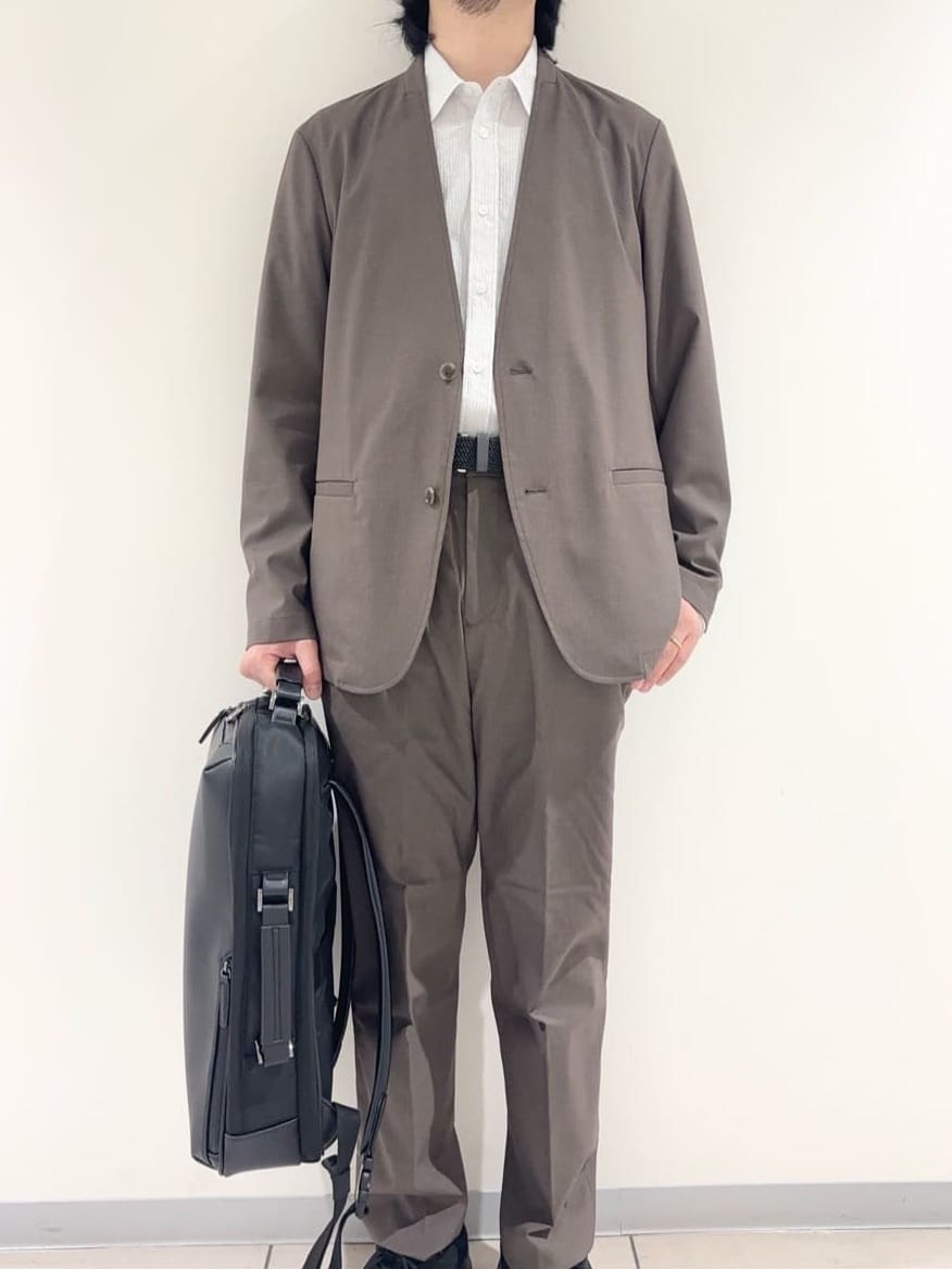 及川さんの「TAKEO KIKUCHI｜【ON／OFF兼用】CARREMANファブリック ノーカラージャケット」を使ったコーディネート