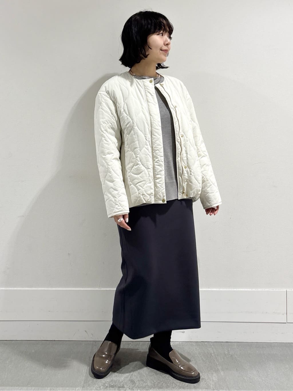 モエカさんの「UNTITLED｜【8色展開/体型カバー】魅せるタイムレスニット」を使ったコーディネート