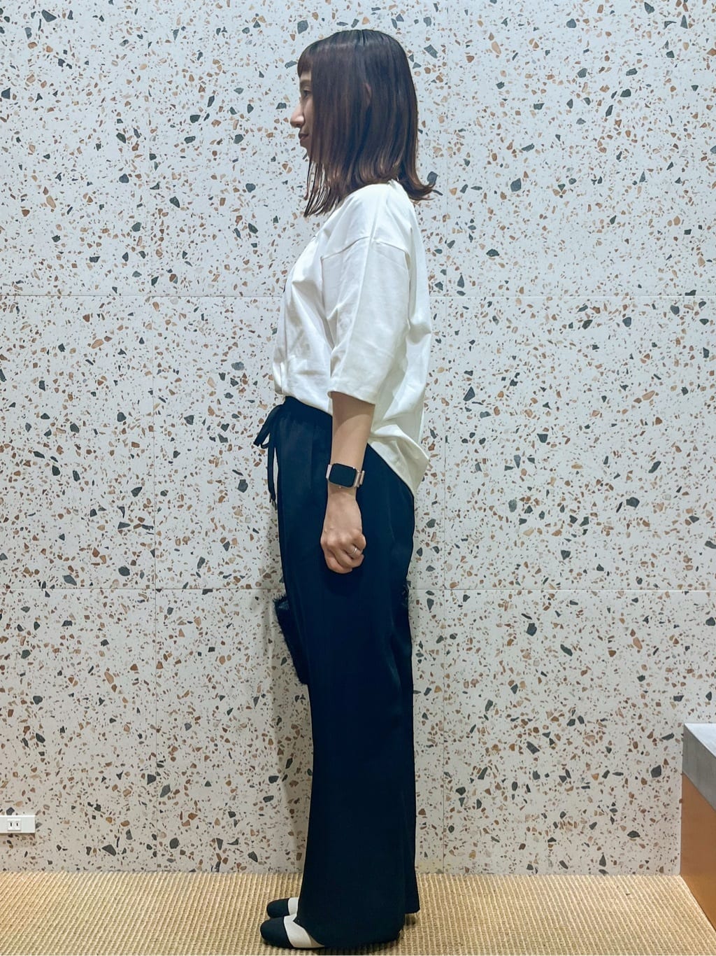 さくらさんの「OPAQUE.CLIP｜リラクシーロゴプリントTシャツ【洗濯機OK】」を使ったコーディネート