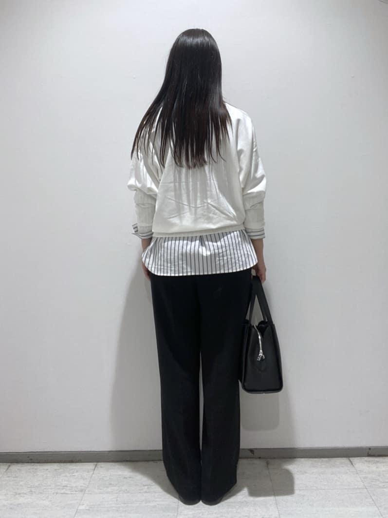 meiさんの「INDIVI｜【2WAY／洗える】ラメストライプ コットン混シャツ」を使ったコーディネート