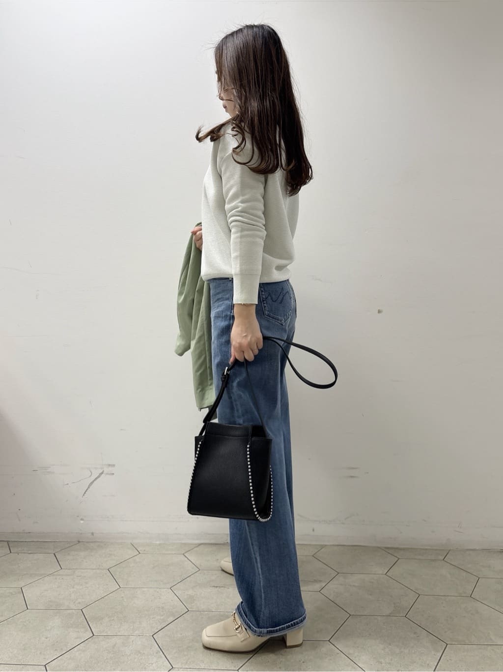 kahoさんの「INDIVI｜【褒められデニム】ワイドストレート デニムパンツ」を使ったコーディネート
