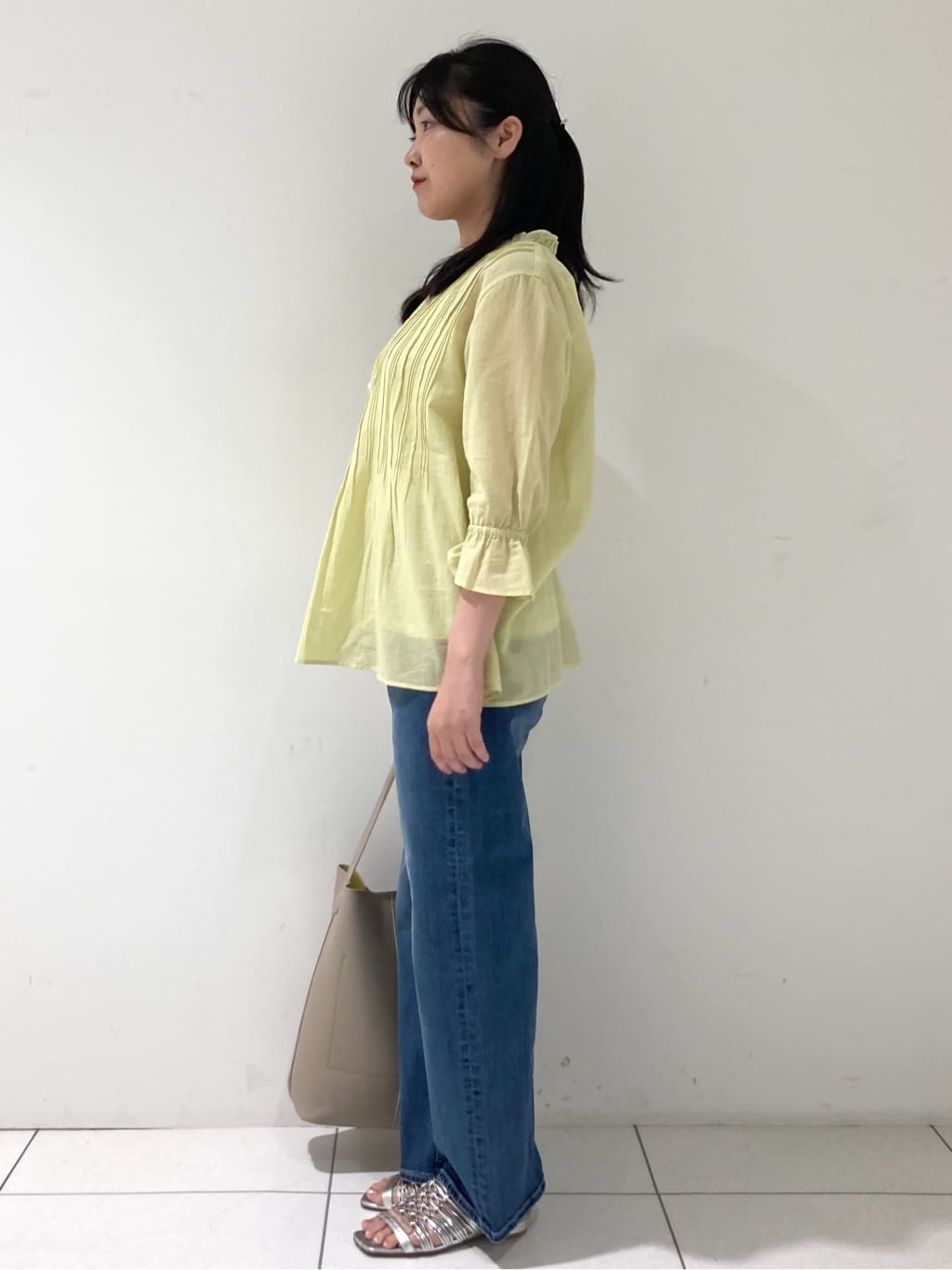 momokoさんの「INDIVI｜【洗える/コットン】ピンタックシアーブラウス」を使ったコーディネート