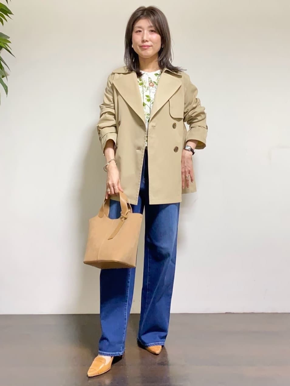 tomoさんの「UNTITLED｜【定番人気/はっ水/洗える】タスランショートトレンチコート」を使ったコーディネート