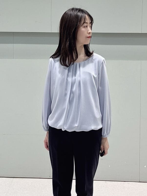 makiさんの「UNTITLED｜【透けにくい/ウエストイン見え】タックブラウス」を使ったコーディネート