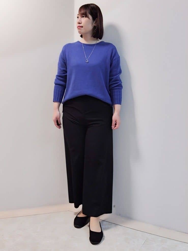 エリさんの「Reflect｜【レイヤードにおすすめ◎】ロング丈リラクシーニット」を使ったコーディネート