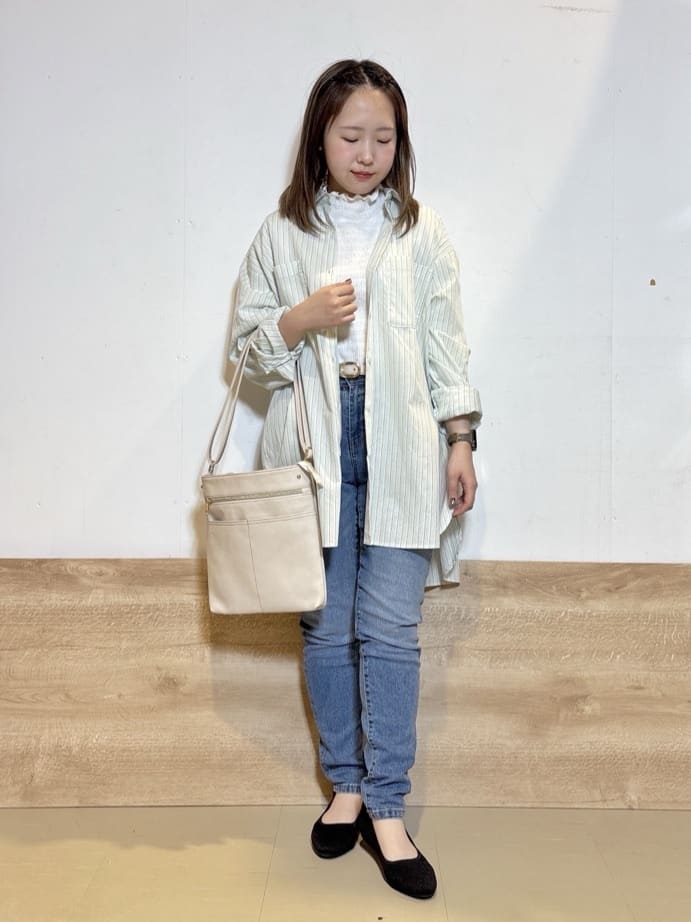 るねさんの「SHOO･LA･RUE｜【SHOO・LA・RUE DENIM】毎日使いたくなる ストレッチデニムスキニーパンツ」を使ったコーディネート