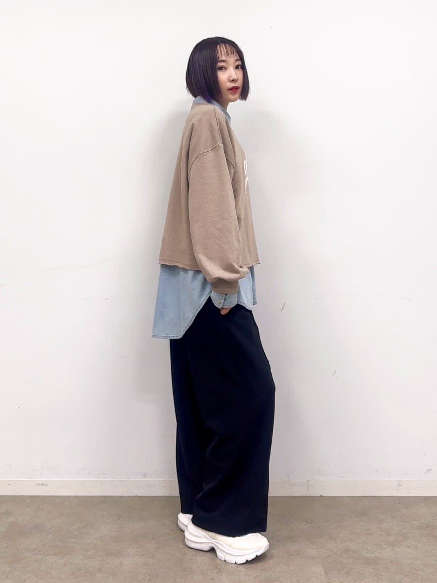 𝐜𝐡𝐢𝐤𝐚さんの「SHOO･LA･RUE｜【防花粉/S-LL】ウエストマークですっきり見え　軽やかスタンドブルゾン」を使ったコーディネート