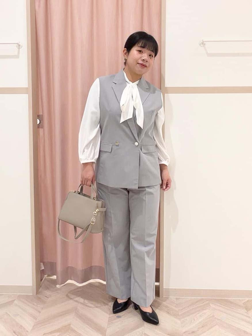 まちゃんなちゃんさんの「SHOO･LA･RUE｜【セットアップ可/S-LL/洗濯機可】サッと羽織ってこなれ見え ダブルブレストジレ」を使ったコーディネート