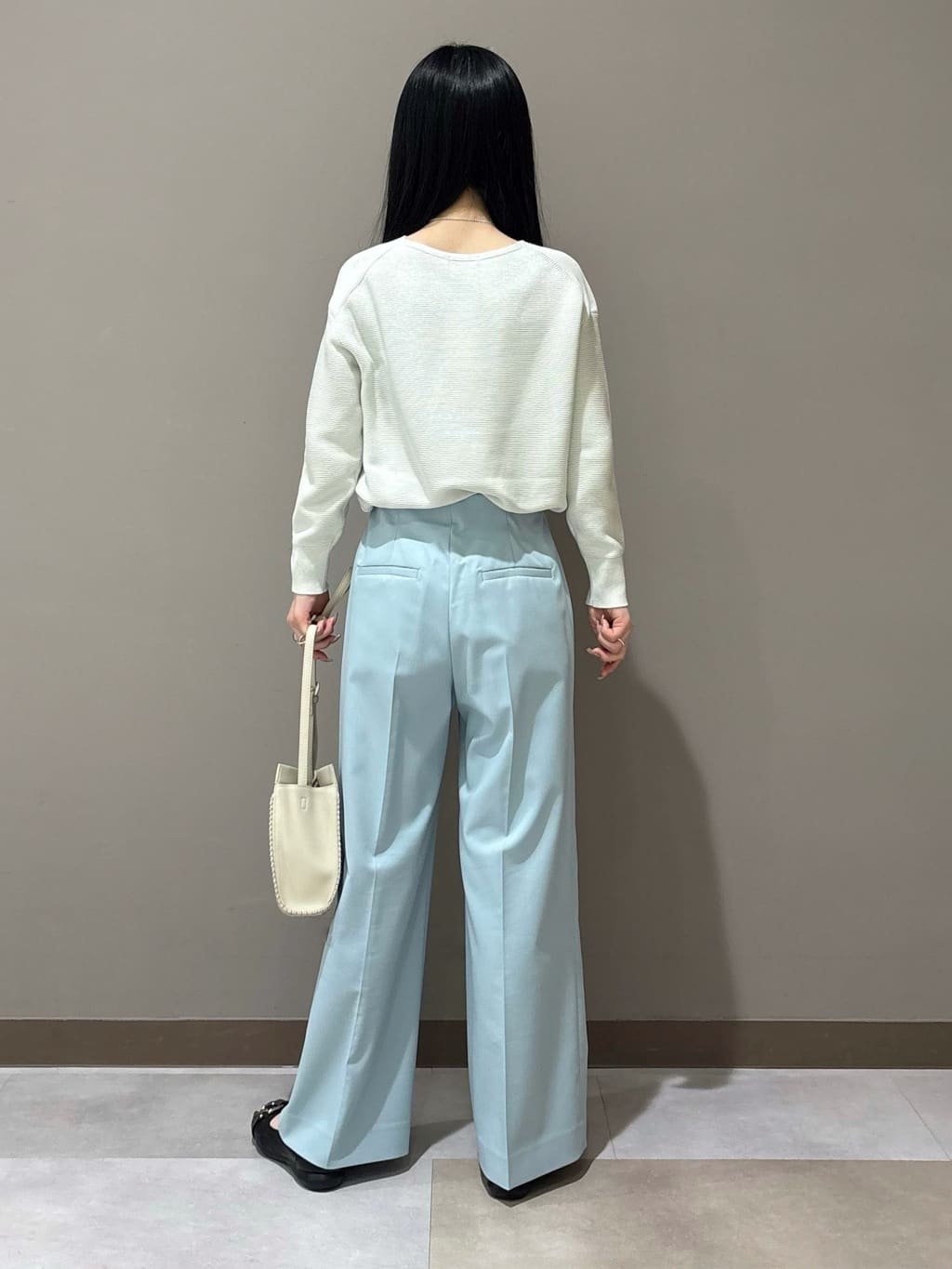 KEIKOさんの「INDIVI｜【名品／撥水／抗菌防臭】ショート丈リサイクルダウンコート」を使ったコーディネート