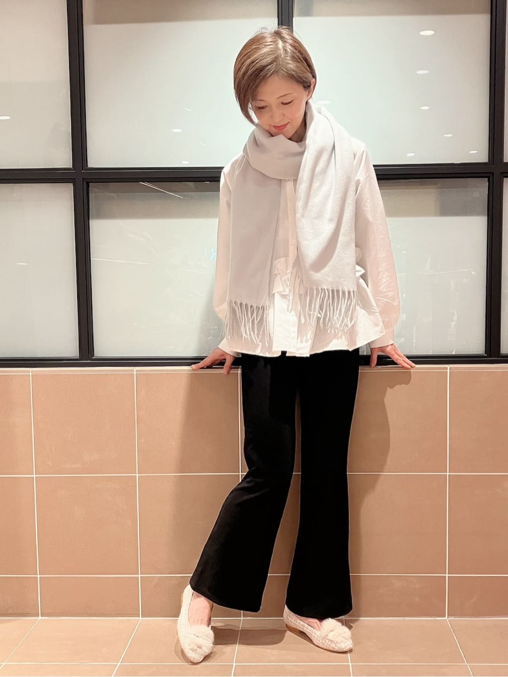Ｋさんの「ESPERANZA｜ビジューフェイクファーフラットパンプス」を使ったコーディネート