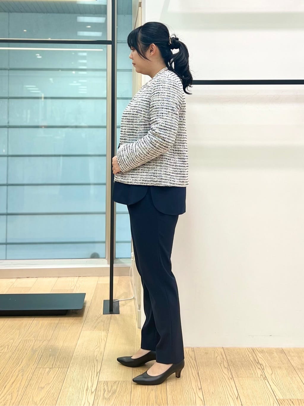 shimaさんの「INDIVI｜【褒められパンツ／高ストレッチ】タックテーパードパンツ」を使ったコーディネート