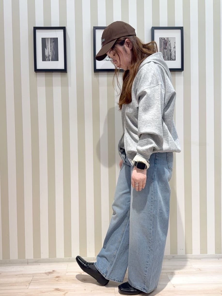 MIYUKIさんの「SHOO･LA･RUE｜【消臭】キラキラ ビットローファー」を使ったコーディネート