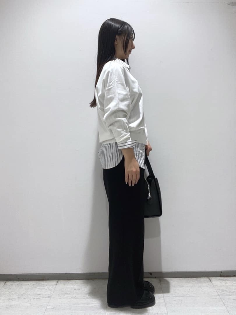 meiさんの「INDIVI｜【2WAY／洗える】ラメストライプ コットン混シャツ」を使ったコーディネート