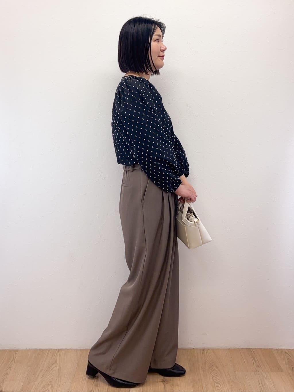 Takeさんの「OPAQUE.CLIP｜美脚ストレッチ イージータックワイドパンツ【洗濯機OK】」を使ったコーディネート