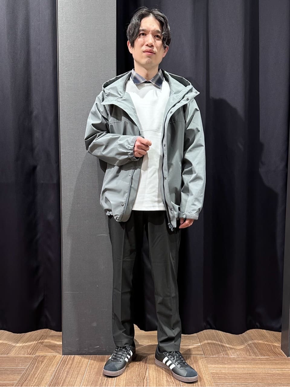 tomoyaさんの「THE SHOP TK｜【季節の変わり目に最適】ナイロンマウンテンパーカ  防風/洗濯機OK」を使ったコーディネート