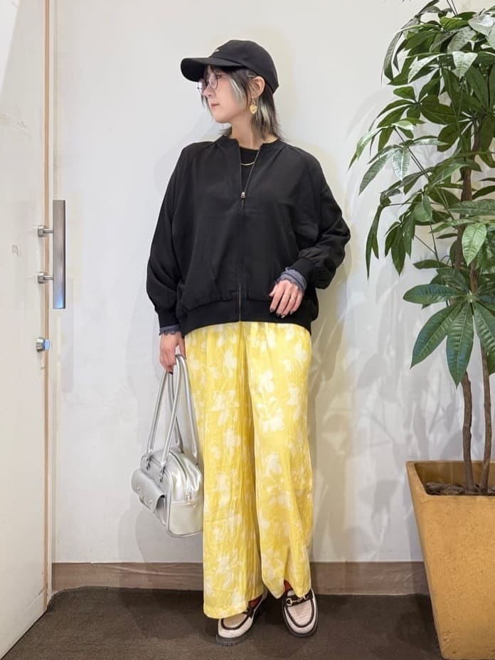 misakiさんの「SHOO･LA･RUE｜【洗濯機可/S-LL】さらっと快適　麻調ゆるリブブルゾン」を使ったコーディネート
