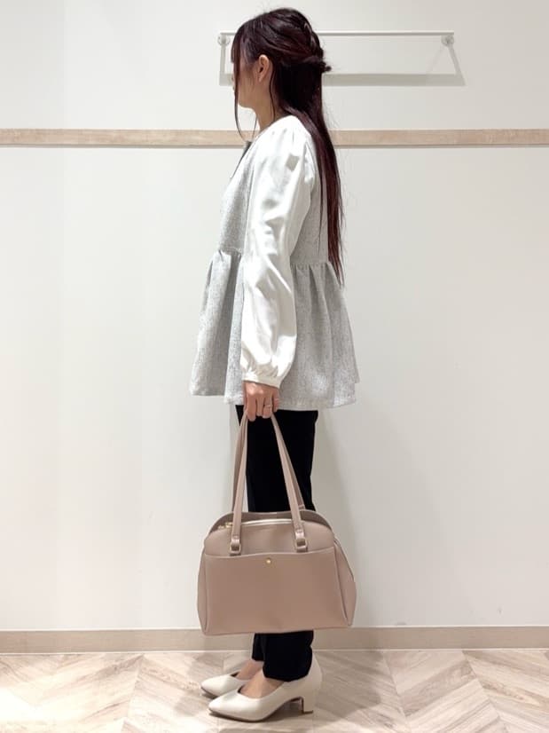 nanaさんの「SHOO･LA･RUE｜【洗濯機可/S-LL】ベルト風デザインがアクセント きれい見えテーパードパンツ」を使ったコーディネート