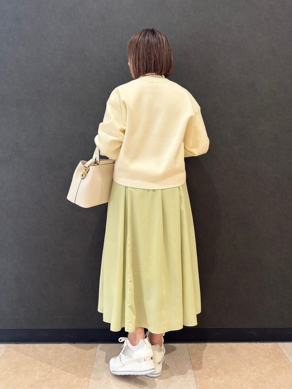 Megさんの「SHOO･LA･RUE｜【洗濯機可/S-LL】1枚でも羽織りでも 華やか上品カーデ」を使ったコーディネート
