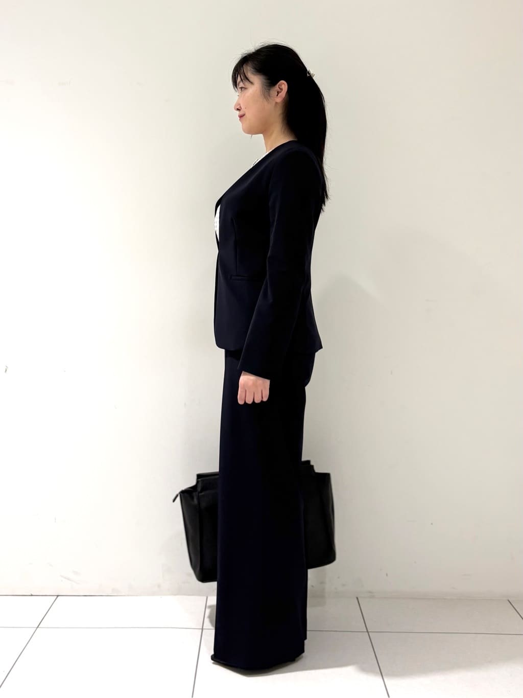 momokoさんの「INDIVI｜【洗える／透けにくい】ジオメ柄プリントブラウス」を使ったコーディネート