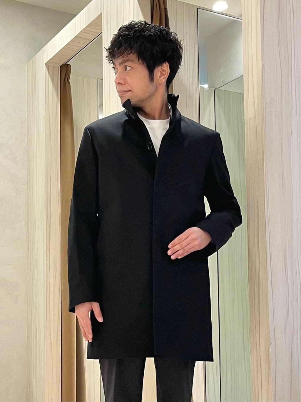 URAさんの「TAKEO KIKUCHI｜【ダウンライナー付き】ドビースタンドカラーコート」を使ったコーディネート