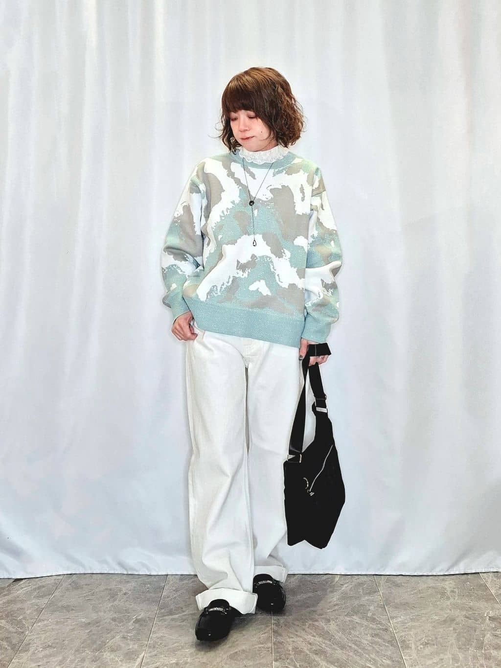 ぬーさんの「SHOO･LA･RUE｜【洗濯機可/S-LL】1枚で華やかに ラメ入りニュアンス柄ニット」を使ったコーディネート