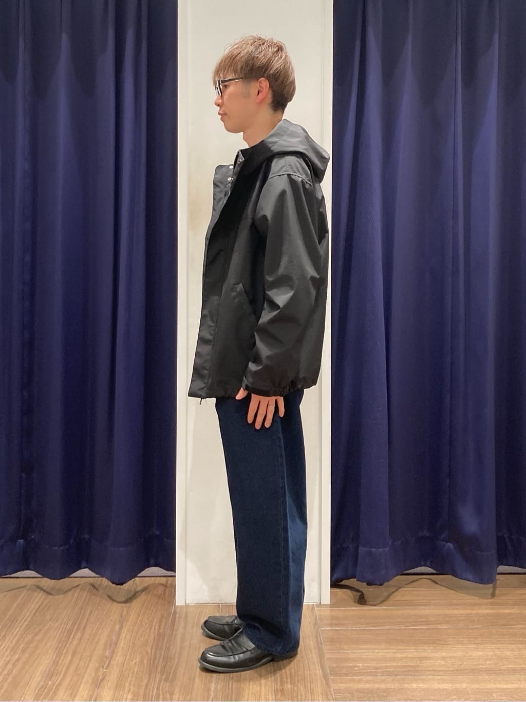 つーじーさんの「THE SHOP TK｜【季節の変わり目に最適】ナイロンマウンテンパーカ  防風/洗濯機OK」を使ったコーディネート