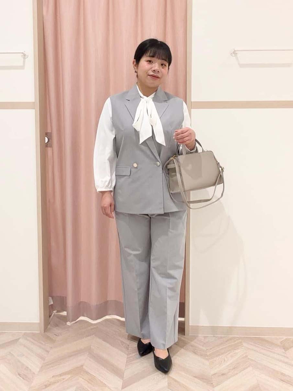 まちゃんなちゃんさんの「SHOO･LA･RUE｜【セットアップ可/S-LL/洗濯機可】サッと羽織ってこなれ見え ダブルブレストジレ」を使ったコーディネート