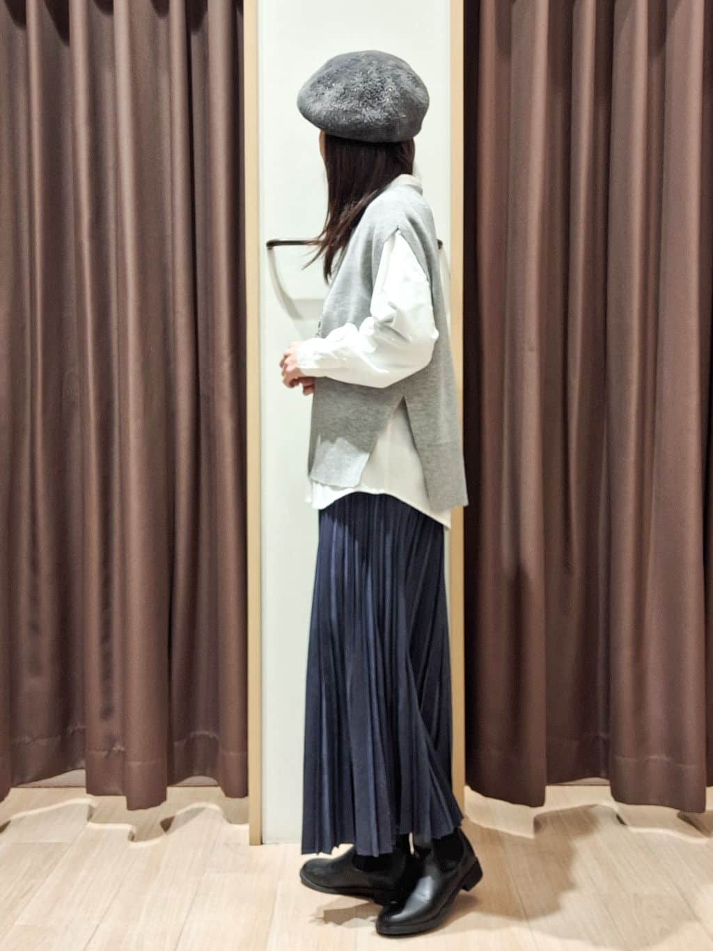 ウタさんの「grove｜【2点SET】一枚でコーデが決まる！ニットベスト&times;シャツSET」を使ったコーディネート