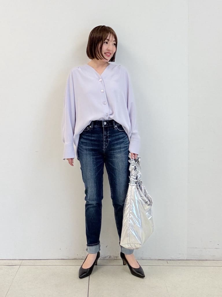 yoshiyaさんの「INDIVI｜【ラム革／美脚／通勤】レザーパンプス」を使ったコーディネート
