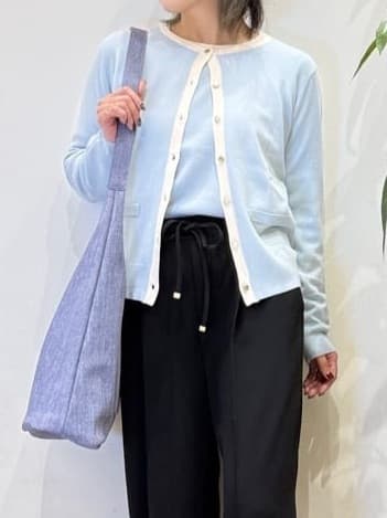 misakiさんの「SHOO･LA･RUE｜【洗濯機可/S-LL/アンサンブル可】すっきりと好印象 配色クルーネックニット」を使ったコーディネート