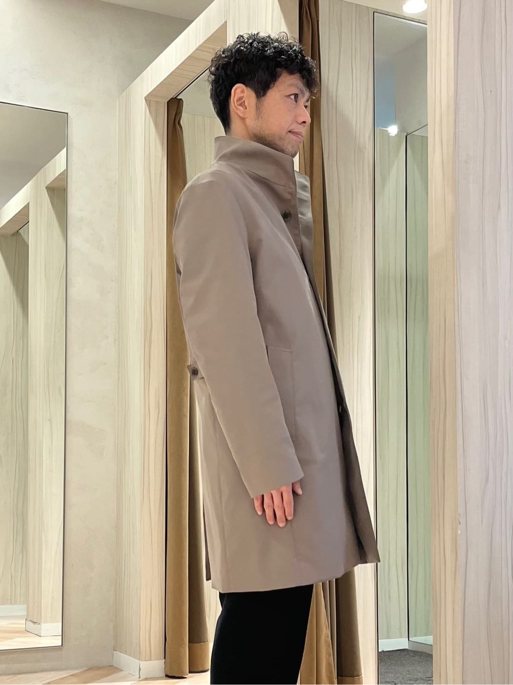 URAさんの「TAKEO KIKUCHI｜撥水ツイル スタンドカラー コート」を使ったコーディネート